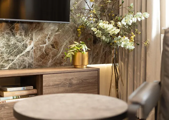 Heritage Apartment *