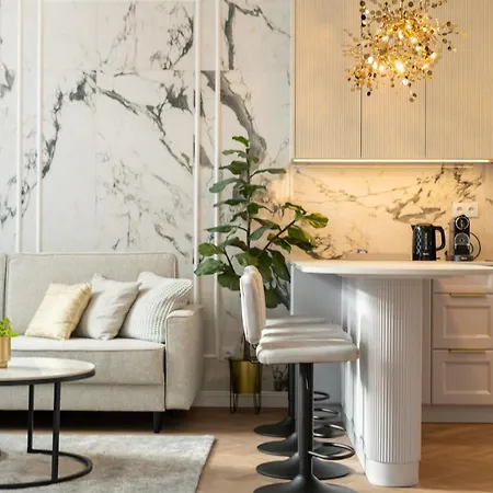 Heritage Apartment *