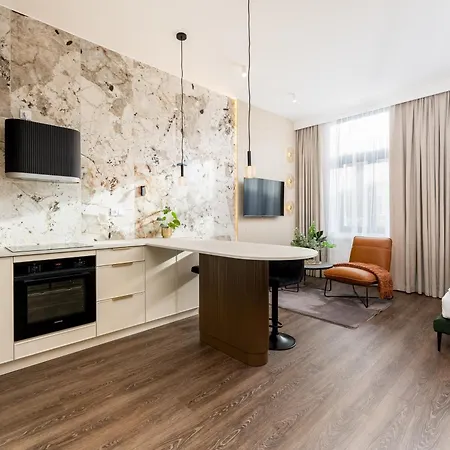 Heritage Apartment *