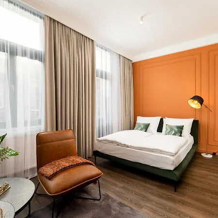 Heritage Apartment *