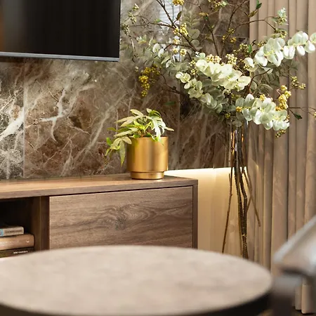 Heritage Apartment *